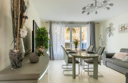 Mers-les-Bains Apartment | Cozy Swan Apartment with Balcony Near Mers-les-Bains Beach