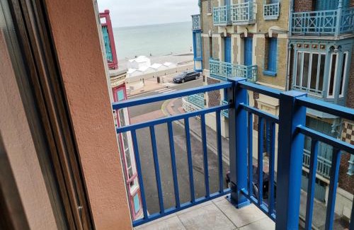 Mers-les-Bains Apartment | Cozy Swan Apartment with Balcony Near Mers-les-Bains Beach