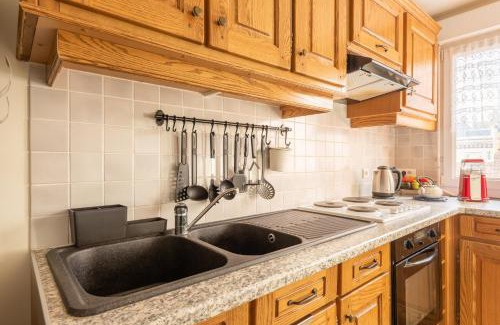 Mers-les-Bains Apartment | Cozy Swan Apartment with Balcony Near Mers-les-Bains Beach