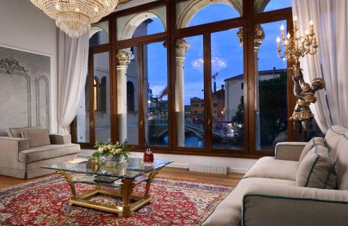 Santa Croce Apartment | Exquisite Swan Dolce Vita - 4-Star Stay with Dining