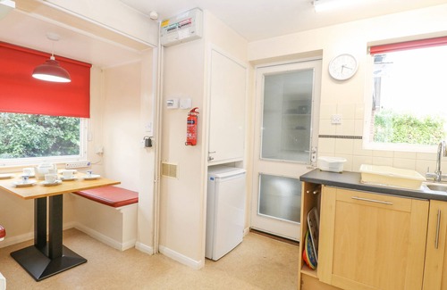 Horning Cottage | Cozy Swan Dyke Cottage: Family & Pet Friendly Retreat