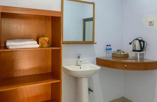 Labuhan Pandan House | Discover Swan Homestay with Ocean View Near Pantai Gili Lampu