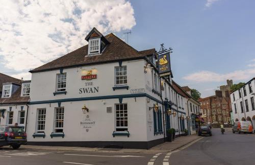 Arundel Hotel | Discover Swan Hotel: Pet-Friendly Stay with Great Ratings