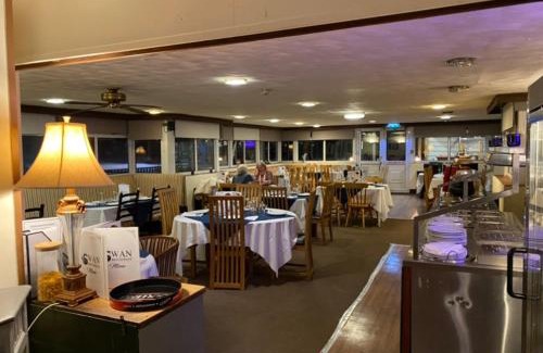 Wellington Hotel | Discover Swan Hotel: Family-Friendly Dining & Relaxation