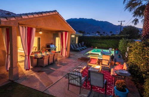 Palm Springs House | Experience Swan House: Pet-Friendly Retreat with Ocean View