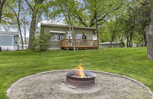 Fergus Falls Cabin | Pet-Friendly Swan Lake Resort: Cozy Lakeside Cabin Escape
