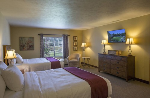 Tyner Resort | Experience Swan Lake Resort: Family-Friendly & Scenic Getaway