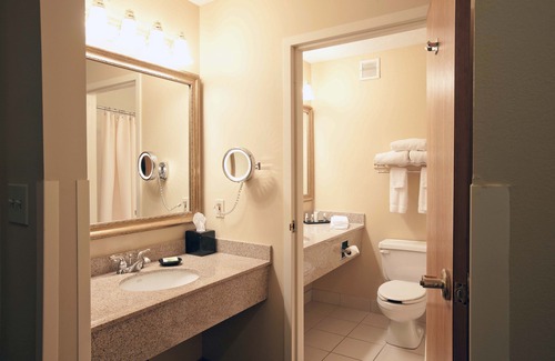 Tyner Resort | Experience Swan Lake Resort: Family-Friendly & Scenic Getaway