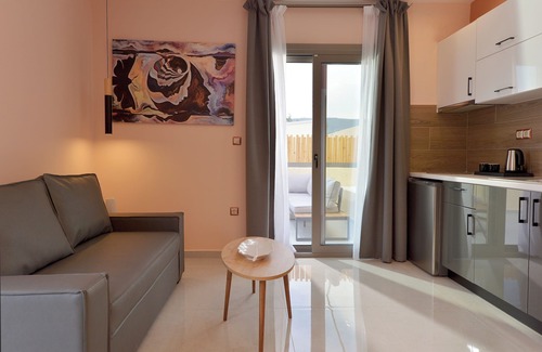 Loutra Oraias Elenis House | Unforgettable Swan Paradise Residences with Family Amenities