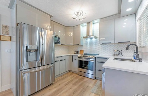 Mission House | Welcoming Swan Place: Family-Friendly 3-Bedroom Retreat