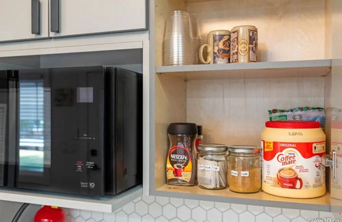 Mission House | Welcoming Swan Place: Family-Friendly 3-Bedroom Retreat