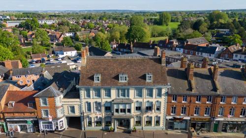 Newport Pagnell Hotel | Pet-Friendly Comfort at Swan Revived Hotel - Rated 8.1