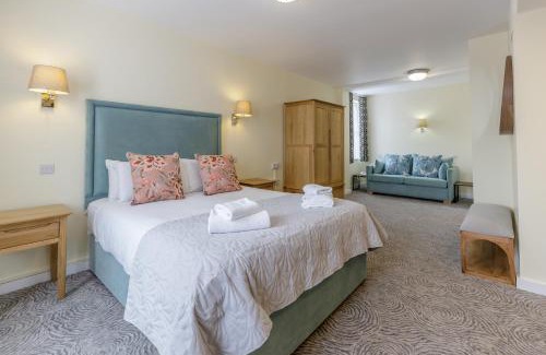 Newport Pagnell Hotel | Pet-Friendly Comfort at Swan Revived Hotel - Rated 8.1