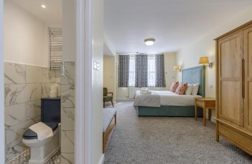 Newport Pagnell Hotel | Pet-Friendly Comfort at Swan Revived Hotel - Rated 8.1