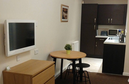 Choppington Apartment | Explore Swan Studios: Child-Friendly with Delicious Breakfast