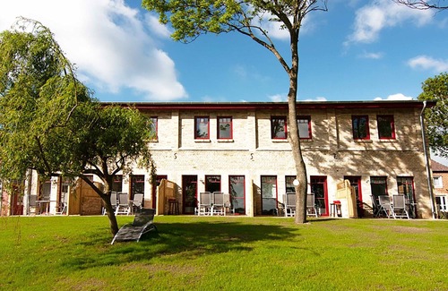 Muritz Apartment | Oceanfront Escape at Swan Barn Loppiner See
