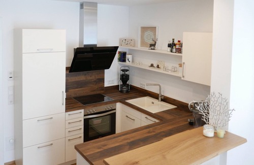 Gmain Apartment | Elegant Swan Apartment with Terrace in Pedestrian Zone