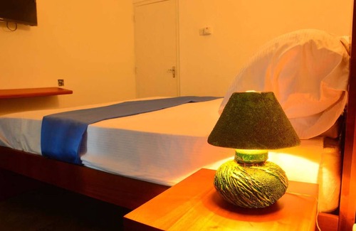 Thalpitiya Villa | Relax at Swan White Villa with Pool and Ocean Views