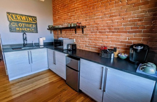 Waverly Apartment | Stylish Downtown Loft with Family-Friendly Amenities
