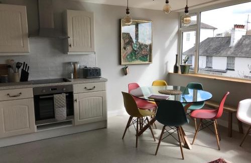 Uckfield Apartment | Stylish 3-Bed Retreat for Families to Enjoy Together