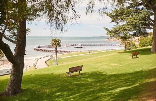 Geelong House | Swanston Sands - Sophisticated Comfort by the Beach