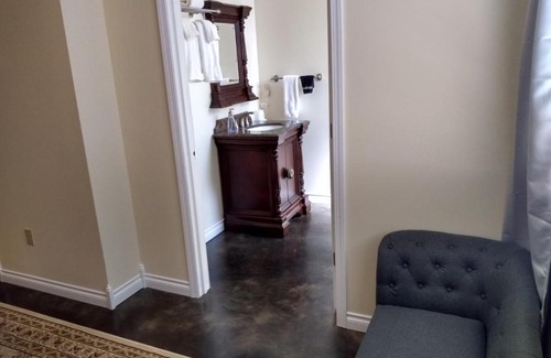 Olympia Bed & Breakfast | Elegant Swantown Inn: Spa Retreat with High Guest Ratings