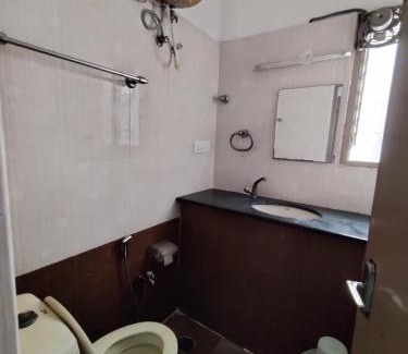 Sholinganallur Bed & Breakfast | Oceanfront Swarna Sudarshan Service Apartments in Sholinganallur