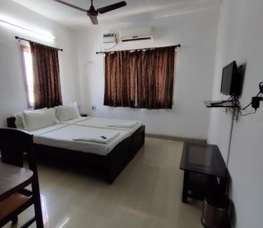 Sholinganallur Bed & Breakfast | Oceanfront Swarna Sudarshan Service Apartments in Sholinganallur