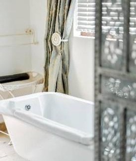 Oudtshoorn House | Discover Swartberg Country Manor: 4-Star Comfort & Pool