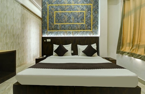 DLF City Hotel | Cozy Stay at Swasno By Rivlet with Family-Friendly Amenities