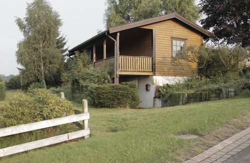 Herlinghausen House | Discover Sweden House: Idyllic Retreat by the Meadow Edge