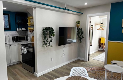 Downtown Apartment | Swedish House, Bright and Modern Downtown Retreat