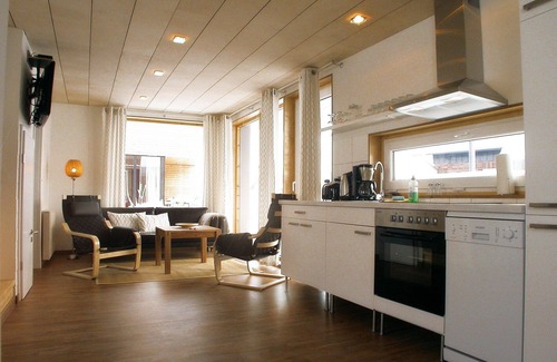 Zierow House | Idyllic 'Isi' Beach Home: 500m to Baltic Sea & Family-Friendly