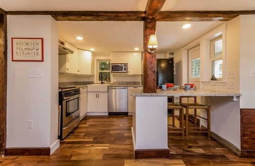 Marblehead Apartment | Exquisite Harbor Views & Private Deck in Historic District