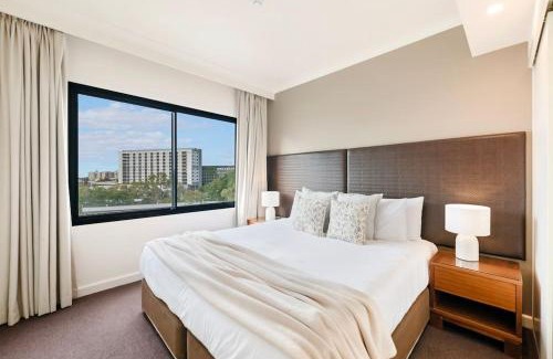 Darwin City Centre Apartment | Scenic Harbourfront Retreat at a Tropical Resort