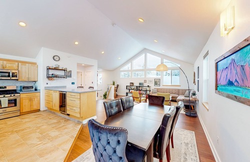 Bear Valley House | Scenic Mountain Retreat with Hot Tub & City Access