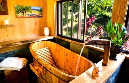 Hawi House | Private Cottage with Breathtaking Ocean Views & Spa