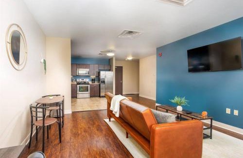 Downtown Pittsburgh Apartment | Inviting Stadium Views with 24-7 Valet & Gym Access