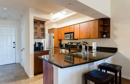 Highland Lake Estates Condo | Elegant Lake Travis Views with 3 Pools & Fitness Center