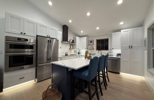 Mossyrock House | sweeping views, open living, large heated covered deck, marina community w/slip