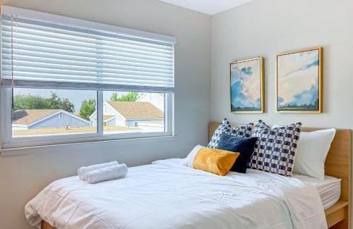 Valle Lindo Apartment | Cozy 2-Bed Retreat Near Disney - Pet Friendly & Family Ready