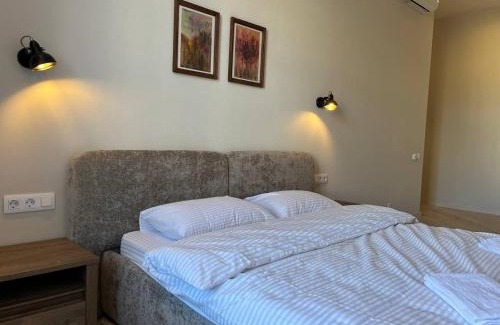 Lviv City Center Apartment | Cozy Apartments near Ploshcha Rynok with Ocean Views