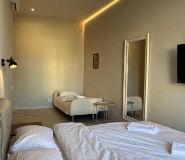 Lviv City Center Apartment | Cozy Apartments near Ploshcha Rynok with Ocean Views