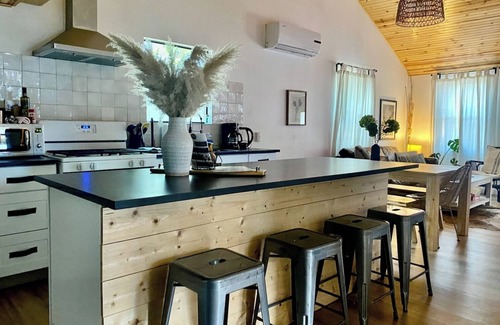 Blackshear-Prospect Hill House | Sweet Bungalow. Super Location. Walkability