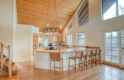 Timberland Acres Cabin | Escape to the Sweet Cabin in the Forest - 10/10 Rated!