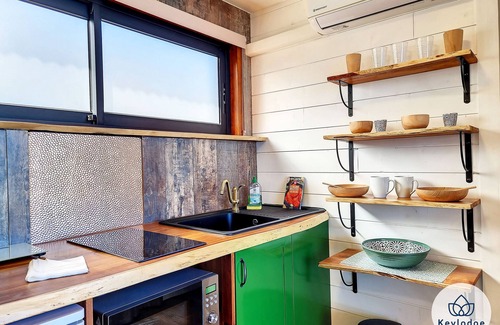 Ravine des Cabris Apartment | Seaside Tiny House Retreat: Guest Rated 10/10 in St Pierre