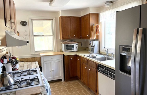 Brewster House | Cozy Cape Cod Cottage: Steps to Beaches & Family Fun