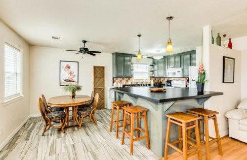 Surfside Beach House | Beachside Bliss: Sweet Caroline, Pet-Friendly & Family-Ready