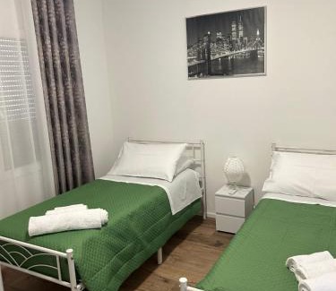 Como Apartment | Pet-Friendly Sweet Dreams Apartment with Perfect Comfort