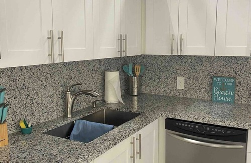 Nettles Island Cottage | Dreamy Stay at Island Dream: Pool, Kitchen & 10/10 Rating